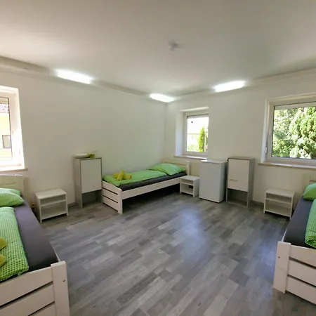 In Gruener Umgebung Daire *