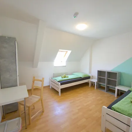 In Gruener Umgebung Daire St. Valentin