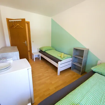 In Gruener Umgebung Daire St. Valentin